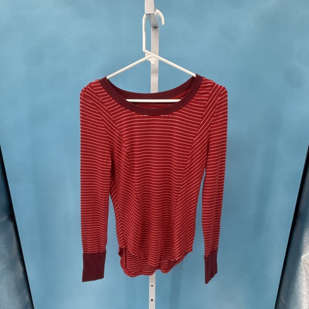 Women's Red White Striped Pullover T-Shirt Round Neck Long Sleeve G7F827 Size S